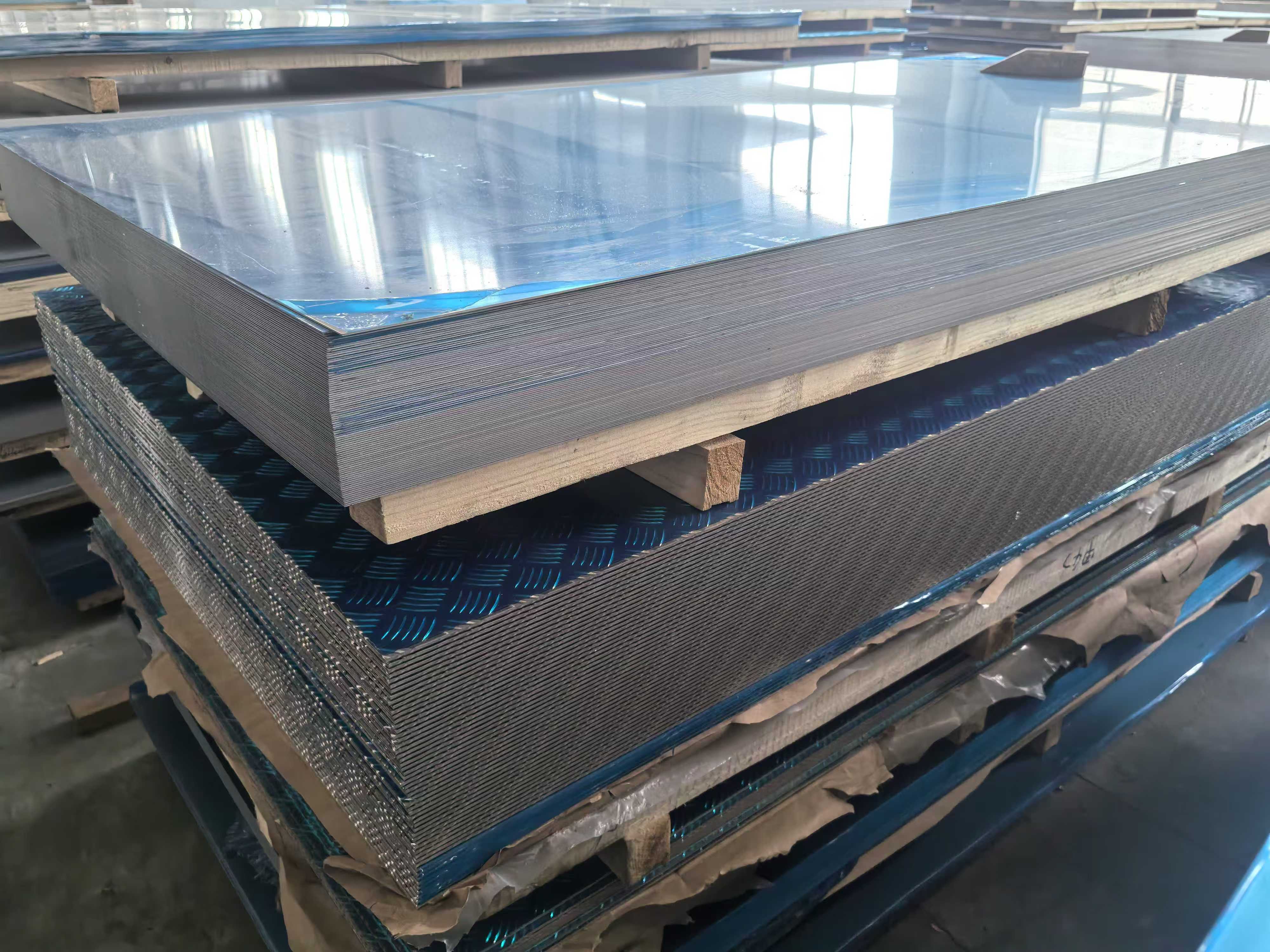 Aktueller Firmenfall über Aluminiumblechlieferung für kommerzielles Bauprojekt in Saudi-Arabien