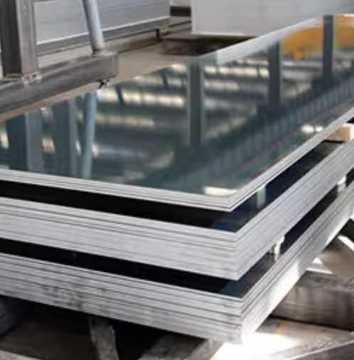 Aktueller Firmenfall über Aluminiumblechexport für die Herstellung von Industrieanlagen in den VAE